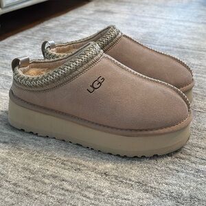 UGG Tazz Platform Slippers